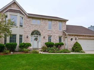 661 Inverness Dr, Aurora, IL 60504
