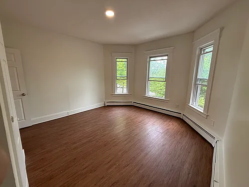275 Franklin Ave #2S Photo 1