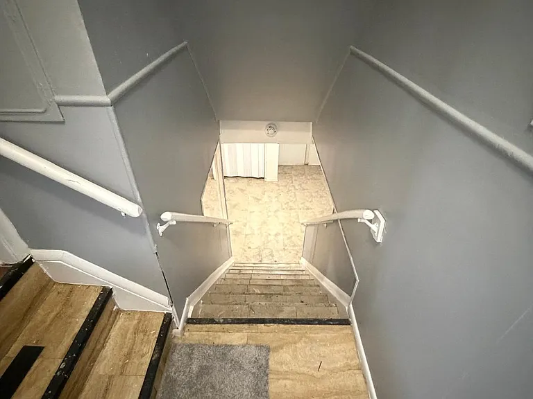 26741 Carlysle St — Photo 11