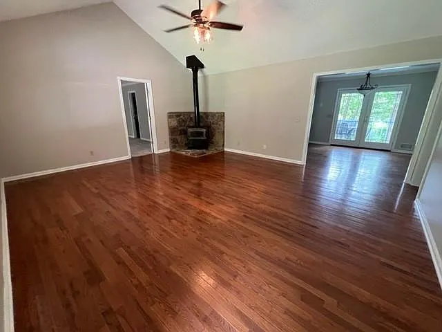 8010 Hickory Ct — Photo 6