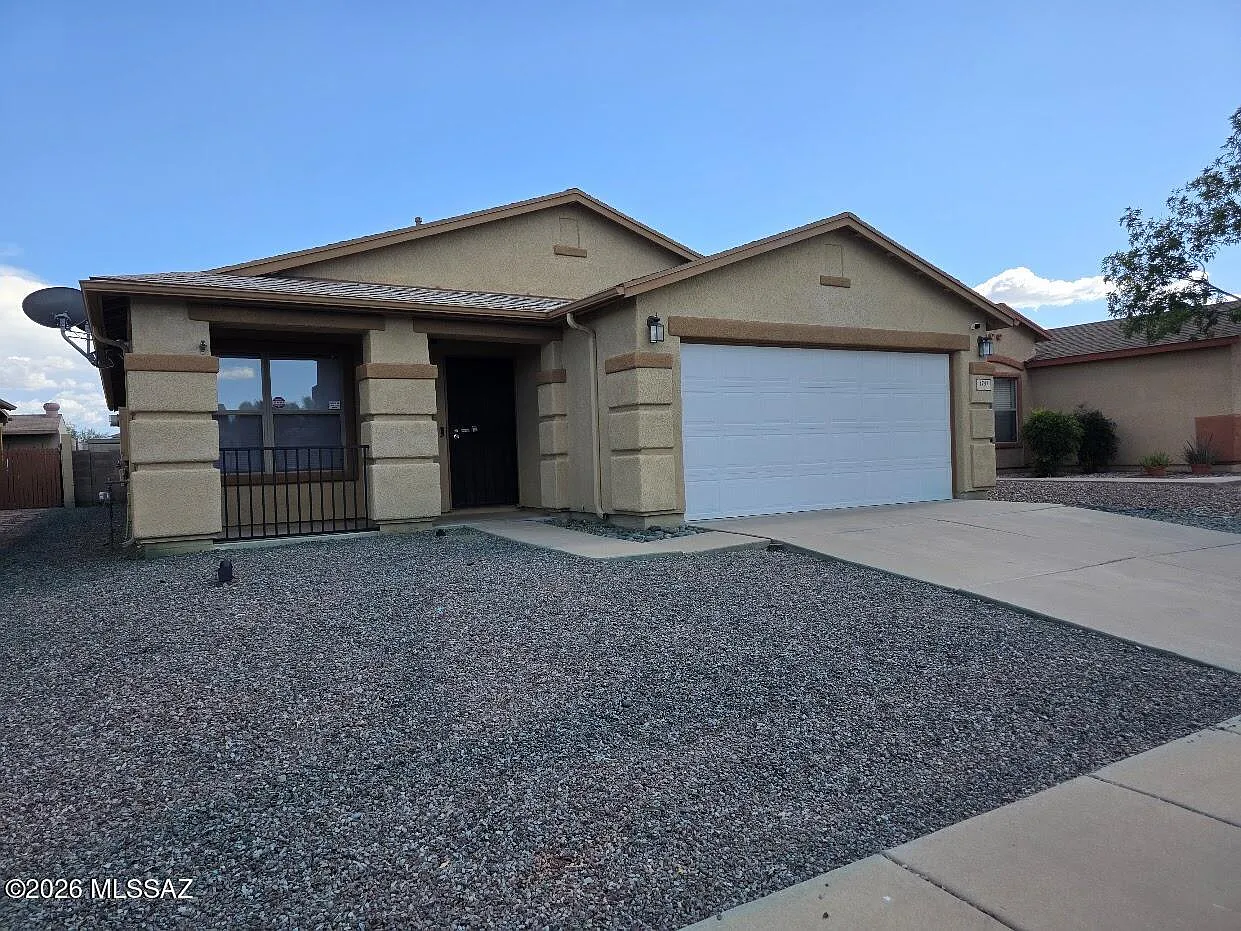3 bed, 2.0 bath, 1757 sqft, $1,850 — Photo 2