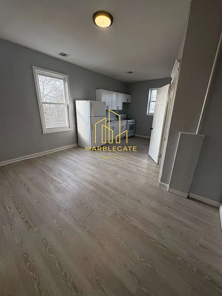 Building Photo - 319 Coit St #66
