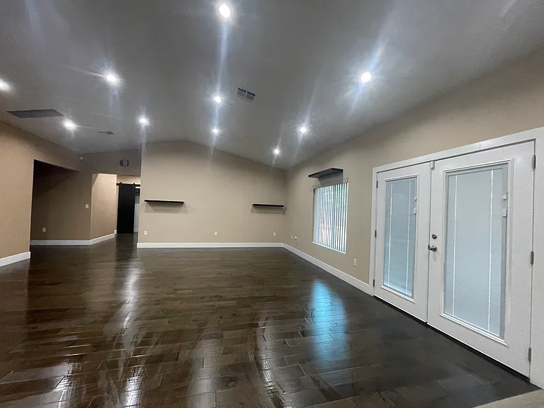 17515 Live Oak St — Photo 42