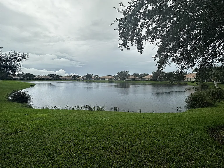 8837 E Bay Cir — Photo 13