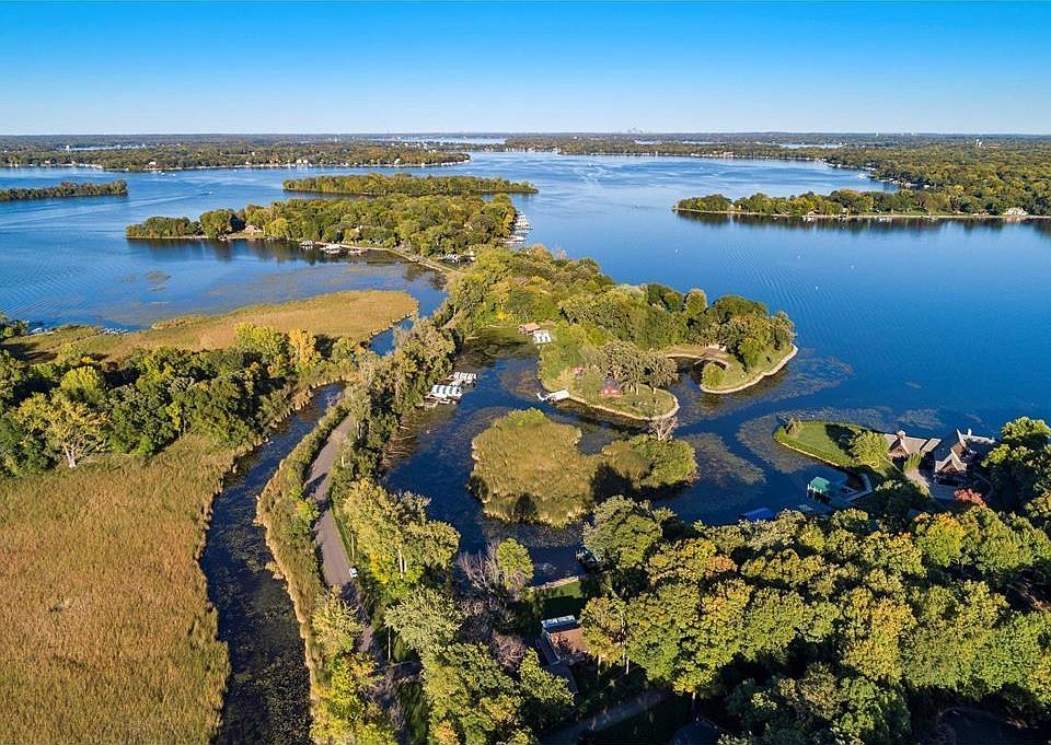1st image of 4720 Lagoon Dr