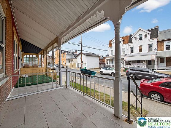 3rd image of 534 W Cedar St