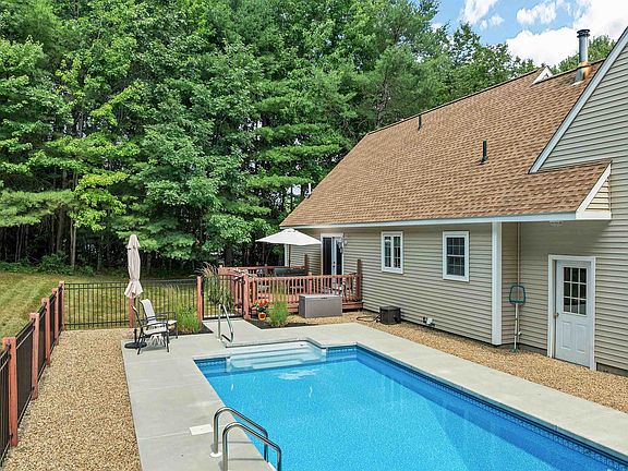 4th image of 314 Lancaster Hill Road
