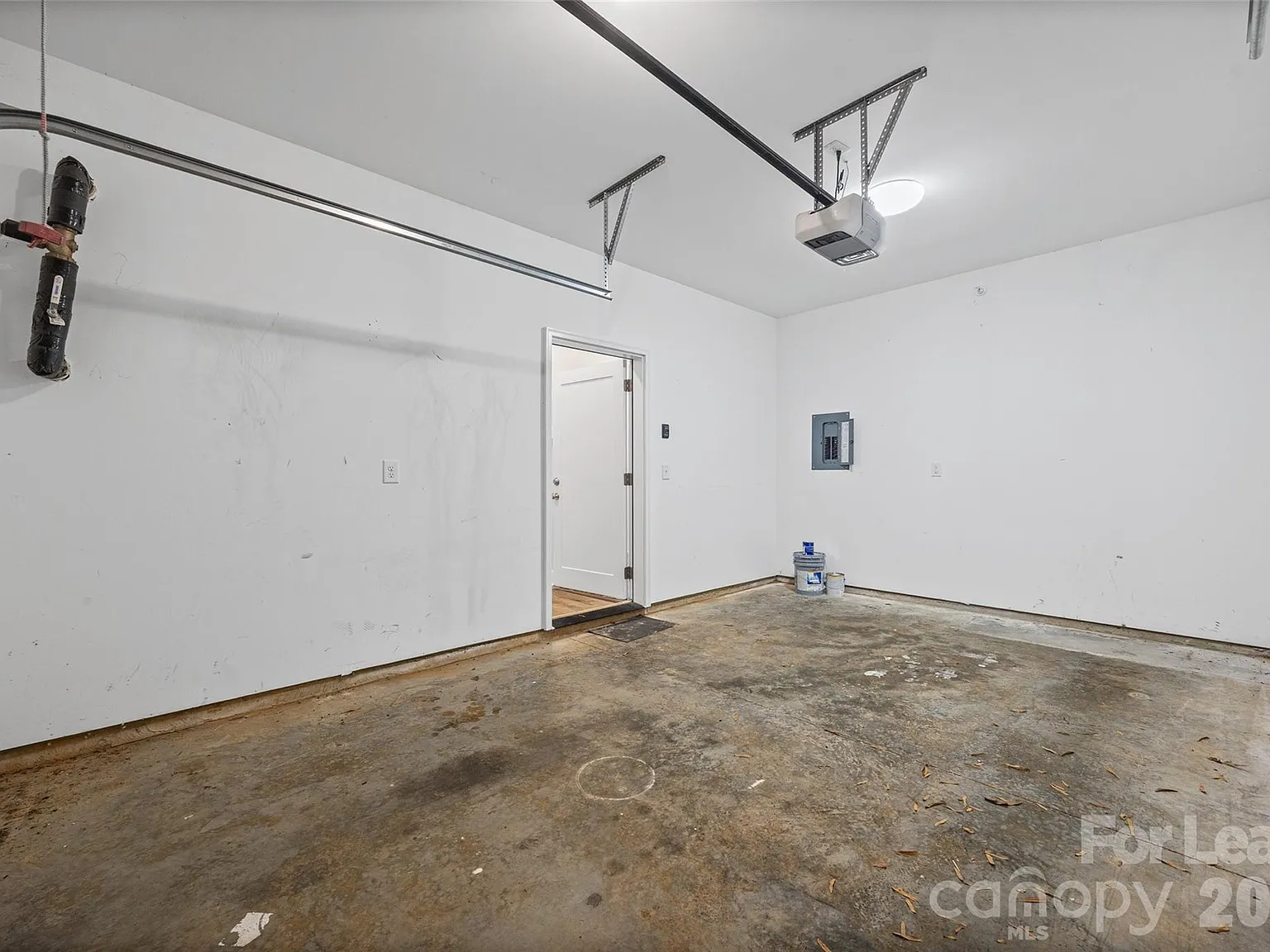 3 bed, 3.5 bath, 1512 sqft, $2,550 — Photo 4