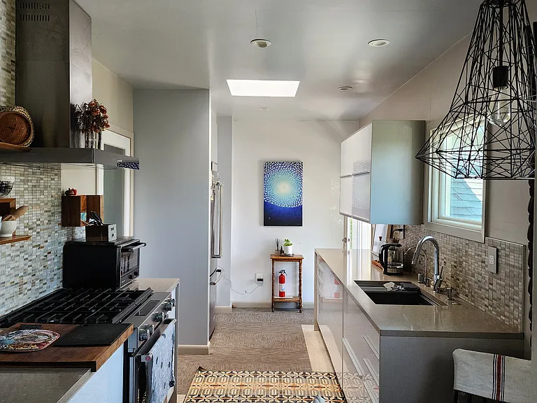 Laurel Pl — Photo 6