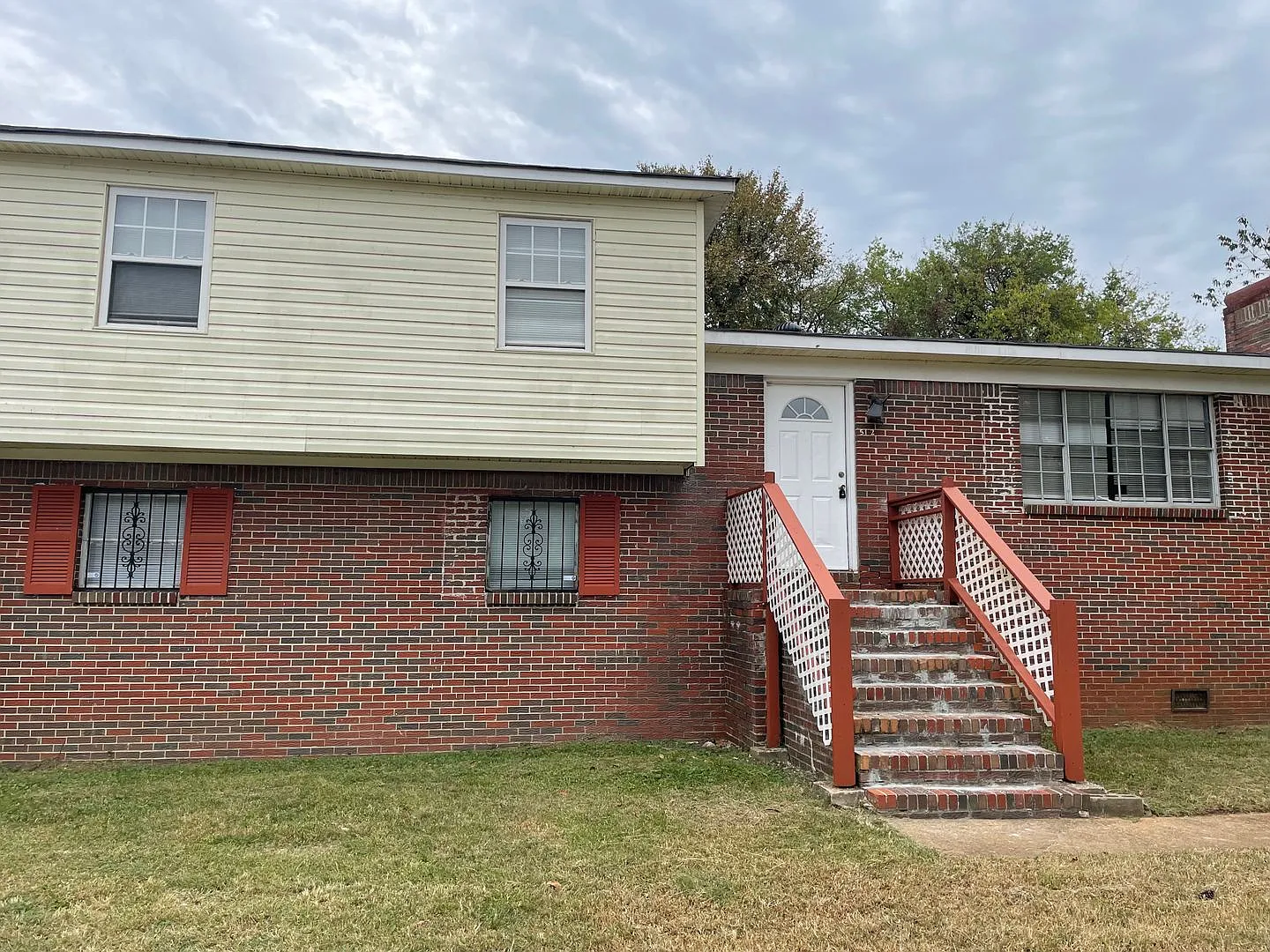 Charming 4-Bed, 2-Bath Home on a Spacious Corner Lot in Decatur, AL! — Photo 1