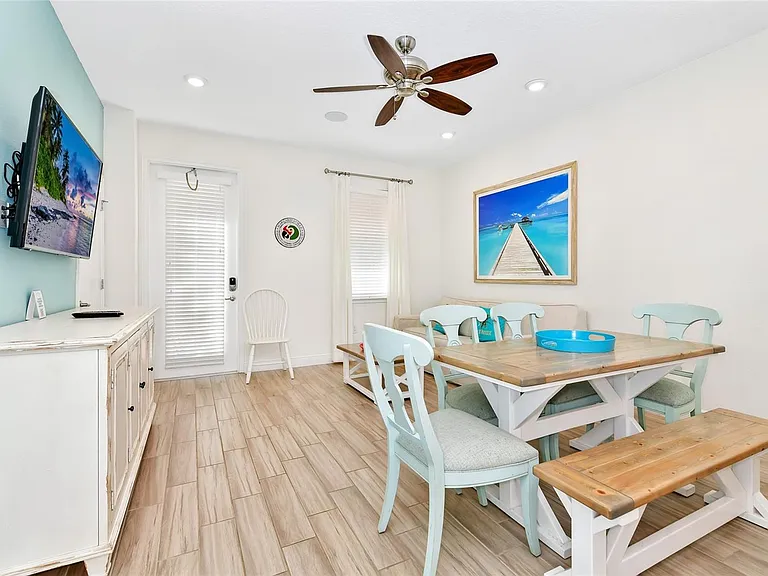 8024 Flip Flop Way — Photo 4