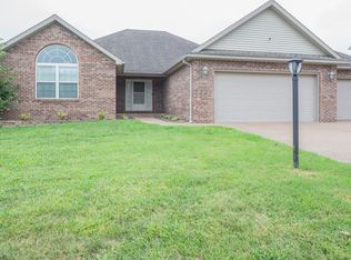 411 Sterchi Dr, Evansville, IN 47711
