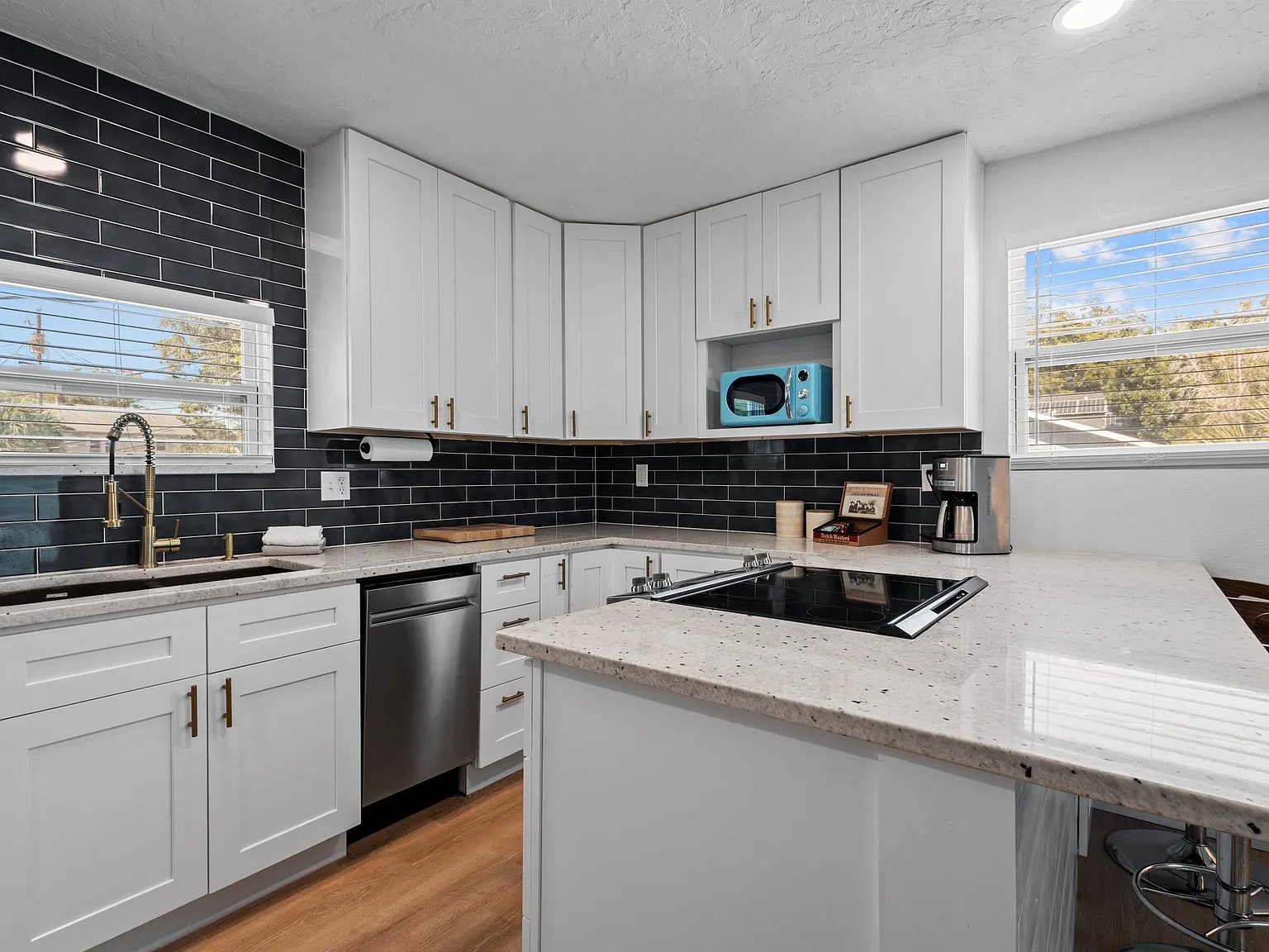 1 bed, 700 sqft, $1,500 — Photo 4