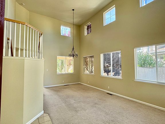 4th image of 10185 Hampton Park Dr