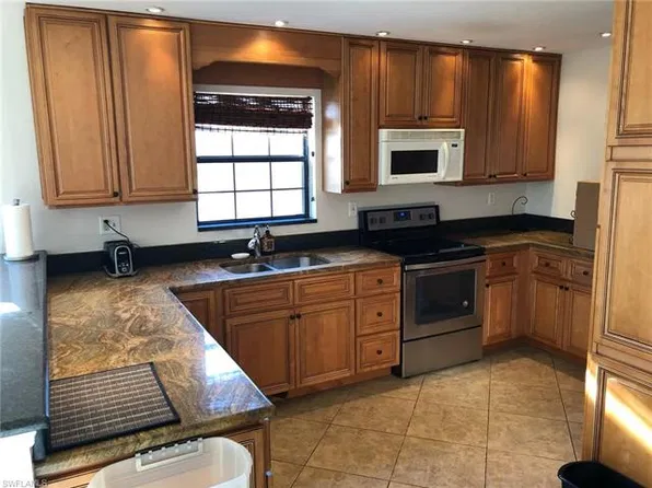 5270 Treetops Dr, Naples, FL 34113