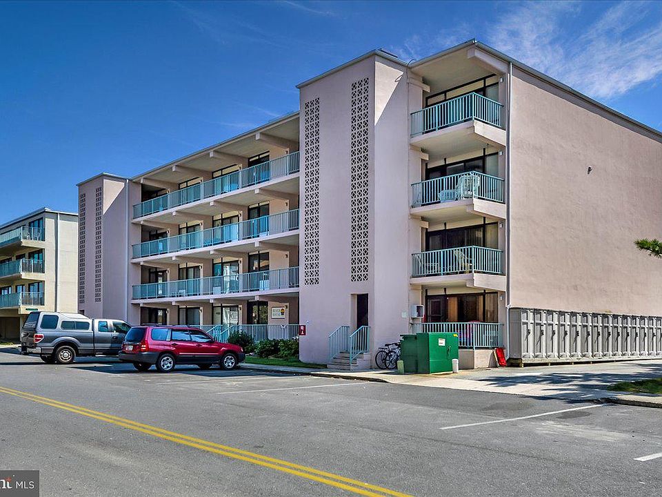 1st image of 13 44th St Unit 203
