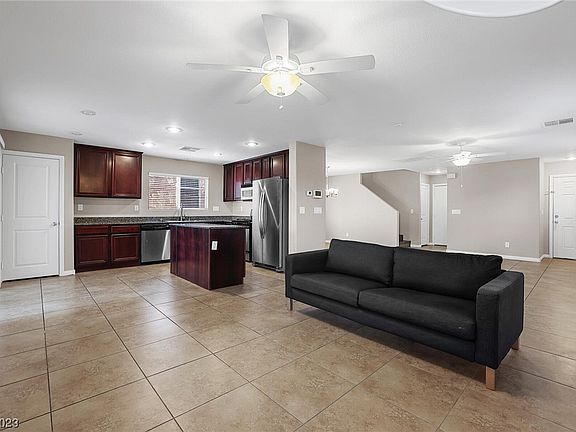 4th image of 568 Teedale Ct