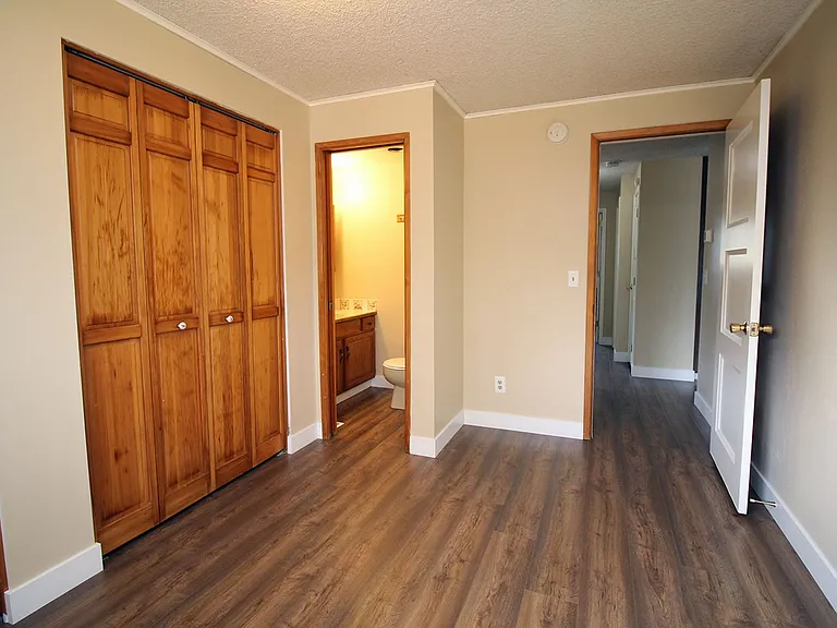 5536 SE Harlow St — Photo 16