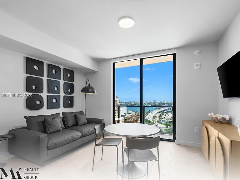 121 NE 5th St #2700 — Photo 3