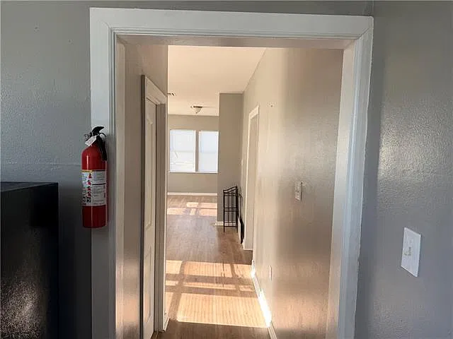 3 bed, 2.0 bath, 1288 sqft, $1,800 — Photo 4