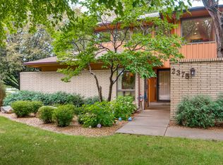 2375 Apache Ct, Mendota Heights, MN 55120