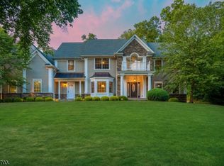 17 Waverly Pl, Basking Ridge, NJ 07920