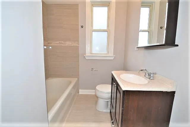 3538 W Grace St #2W — Photo 17