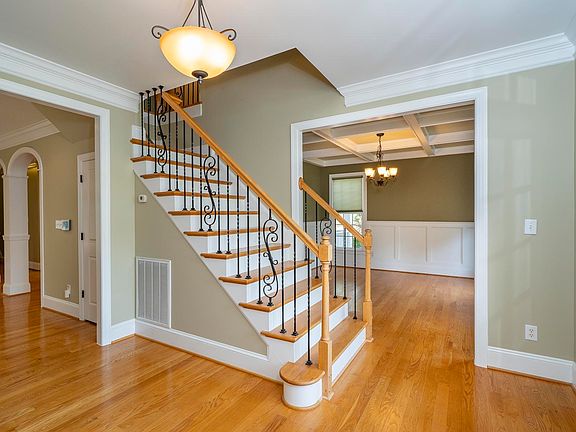 2nd image of 116 Celtic Cir