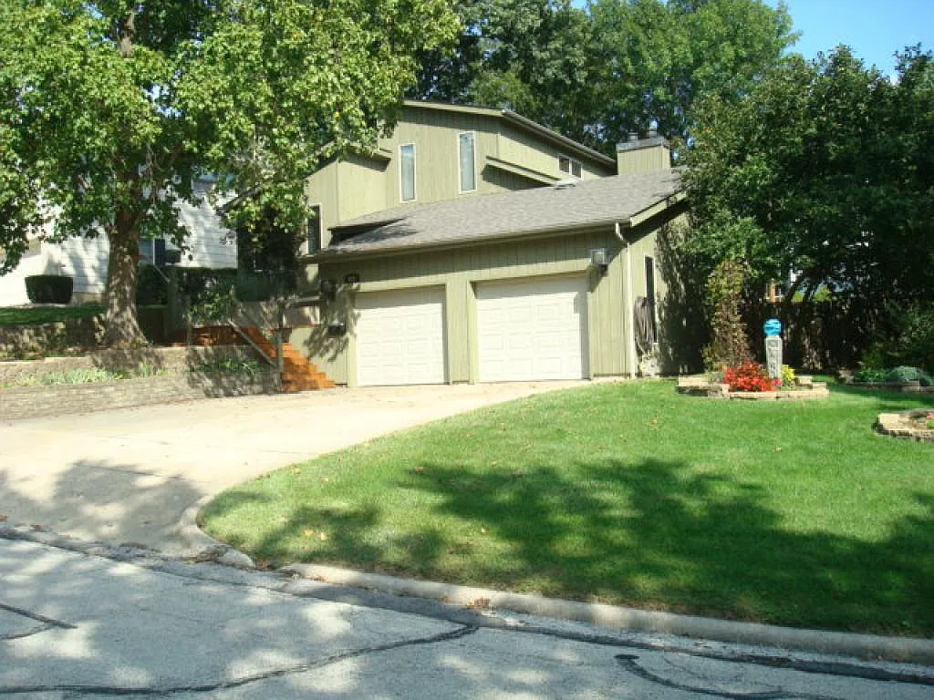 822 W Karen Dr photo 1
