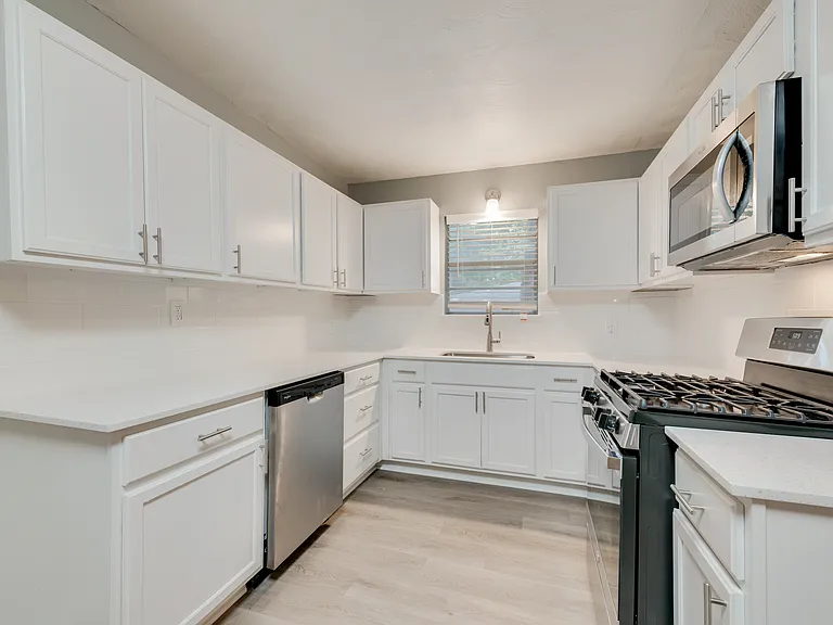 113 N Wisteria St — Photo 4