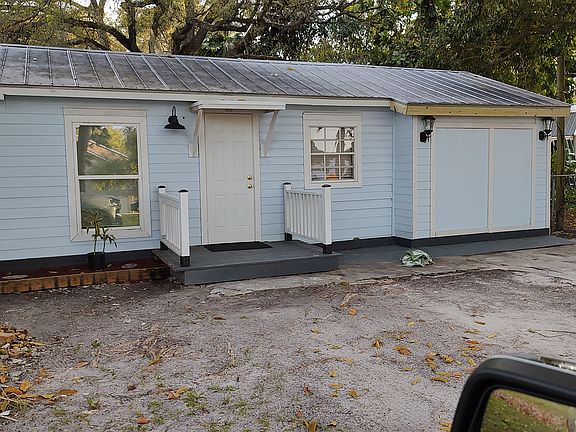 5th image of 3539 Edwards Rd