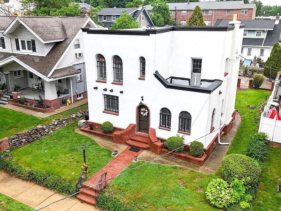 1st image of 427 Hartel Ave