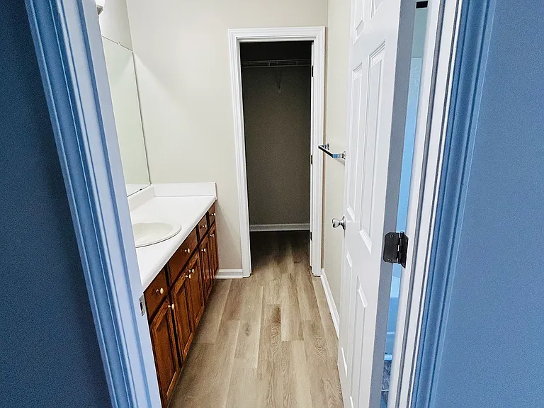 205 Kentshire Ln — Photo 10