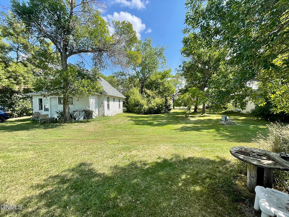 18 2nd St SW, Crosby, ND 58730 Zillow