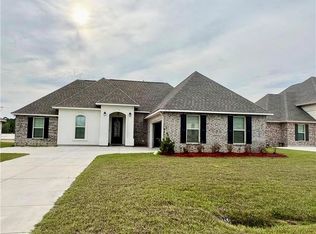 44195 Shadowpoint Dr, Hammond, LA 70403