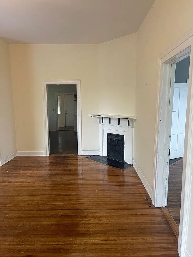 Charming 3BR Home in Olympia Minutes from USC & Downtown! — Photo 2