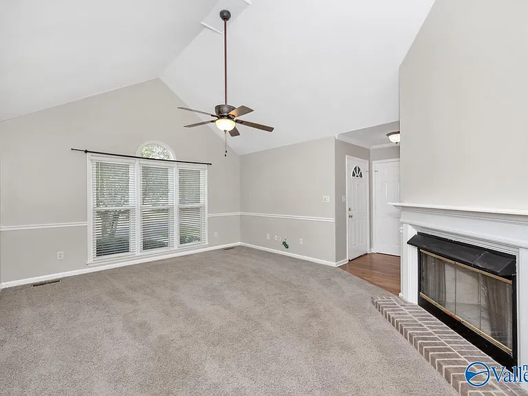 180 Jarrett Ln — Photo 11