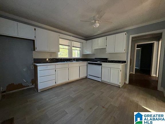 4th image of 708 Belview St