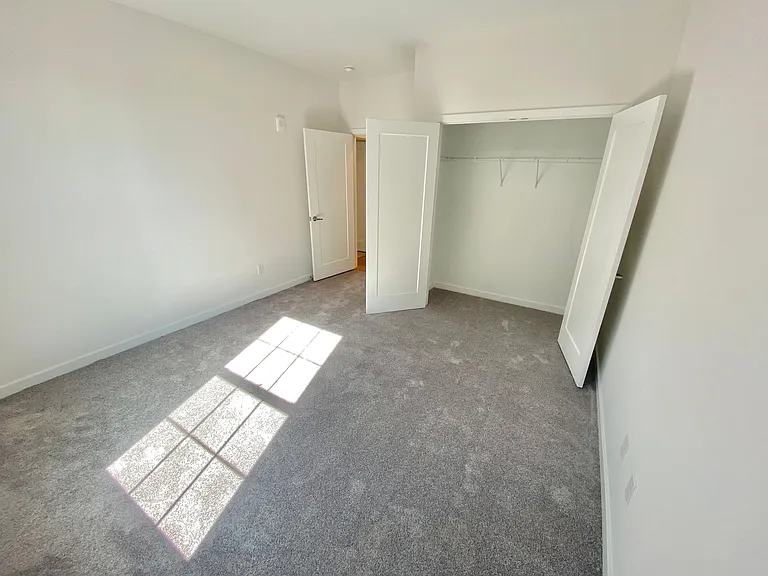 The Elm at 104 Howe St! — Photo 10