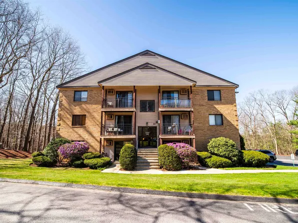 23 Country Club Dr 1014, Manchester, NH 03102