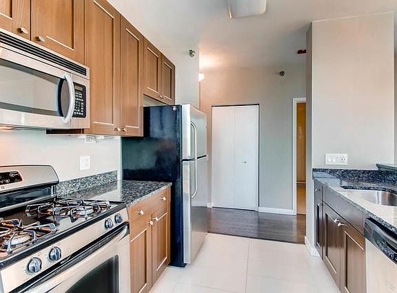 5th image of 757 N Orleans St #603