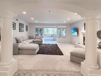 2890 Torrey Pines Rd, La Jolla, CA, 92037