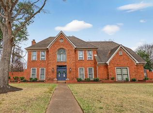 8962 Green Leaves Dr, Germantown, TN 38139