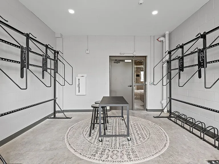 1000 Main Street Apartments — Photo 26