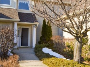 13 Beardslee Cir #601, Hamburg, NJ 07419