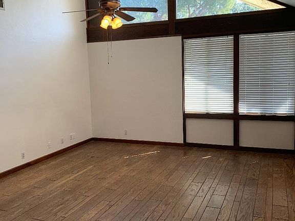 3rd image of 1011 El Segundo Dr