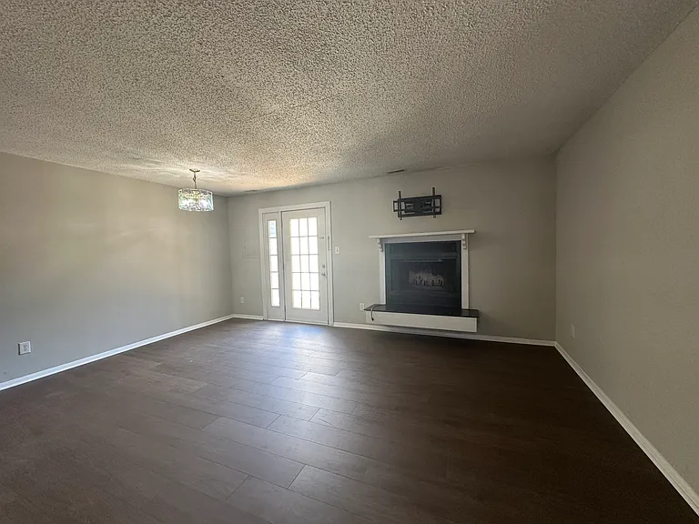 3638 Windmill Dr — Photo 5