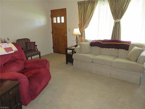 4th image of 457 Laurel Dr