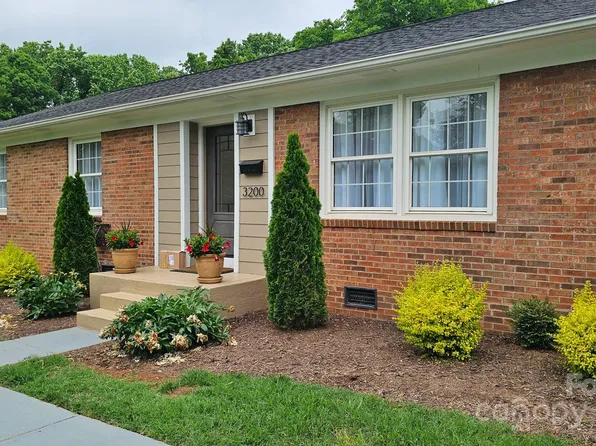 3200 Driftwood Dr, Charlotte, NC 28205