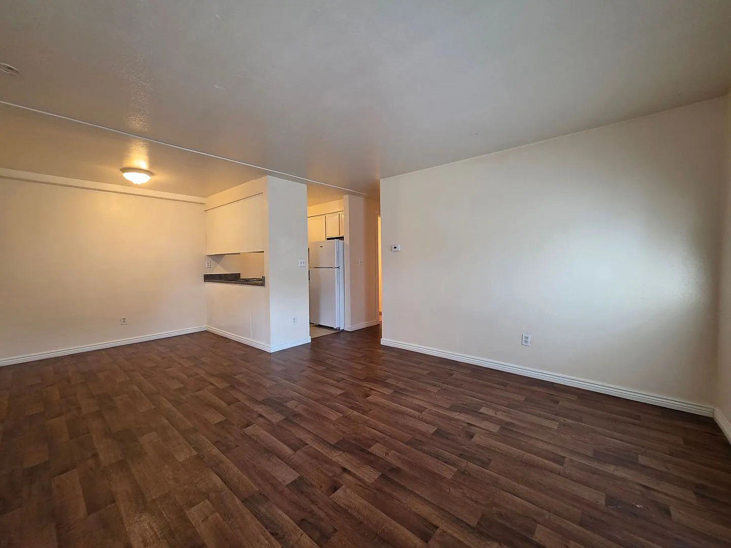 *Available Now* Garden Level Unit-On Site Laundry, Off Street Parking — Photo 4